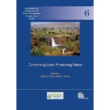 Conserving Land Protecting Water (Comprehensive Assessment Of Water Management In Agriculture Series)  (Hardcover)